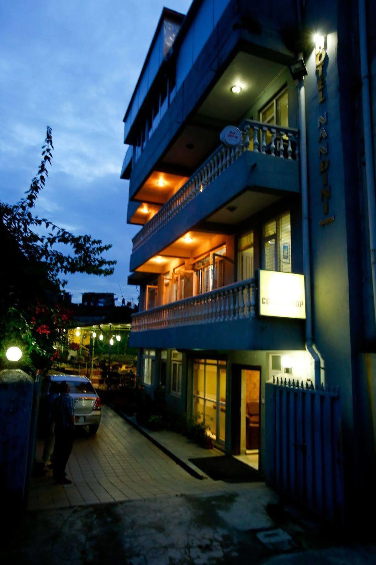 Hotel Nandini Kathmandu Exteriör bild